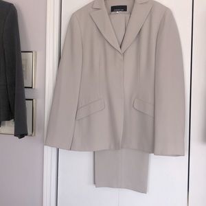 Jones 2 piece lined pant suit